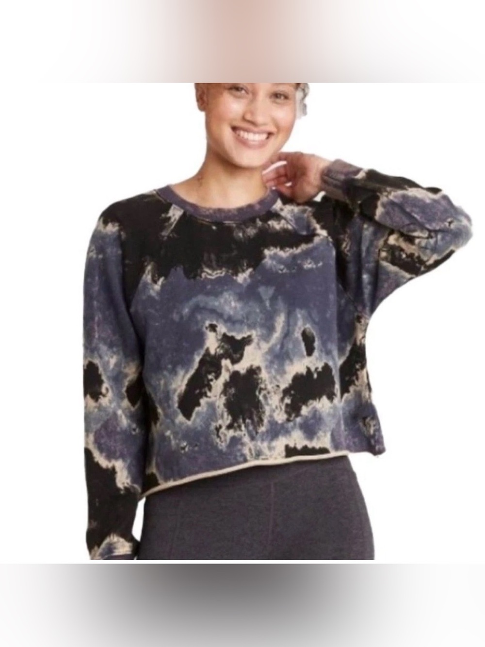 JOY LAB Long Sleeve Cropped Sweatshirt with raw hem Size L